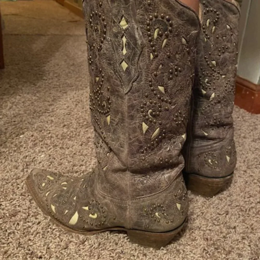 Corral Snip Toe Boots - Brown - Picture 7 of 8